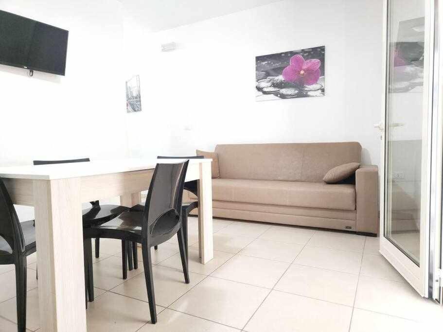 App Girasole 1A 300 Metri Dal Mare In Salento Apartment ตอร์เร ซาน จิโอวานนิ อูเจนโต ภายนอก รูปภาพ